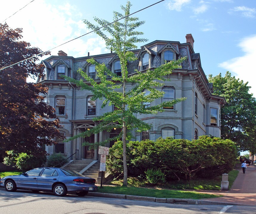 72-74 Deering St in Portland, ME - Foto de edificio