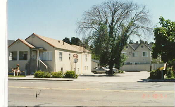 Parker House Apartments in Rodeo, CA - Building Photo