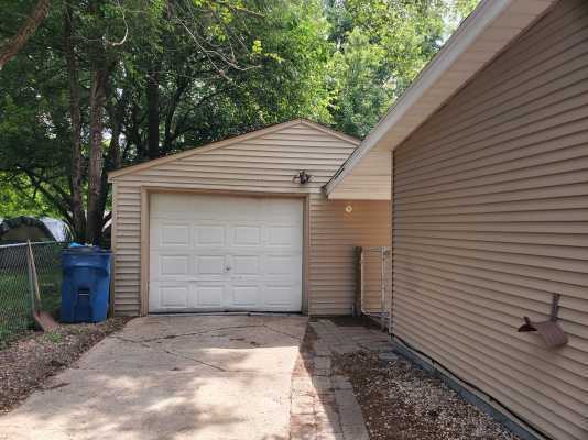 2412 Cimarron Dr in Kalamazoo, MI - Building Photo - Building Photo