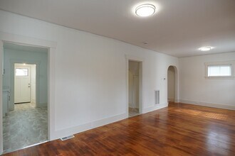 2107 S Cushman Ave in Tacoma, WA - Building Photo - Building Photo
