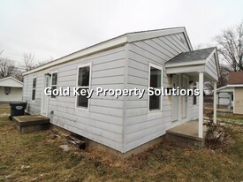 4105 Main St in Anderson, IN - Building Photo