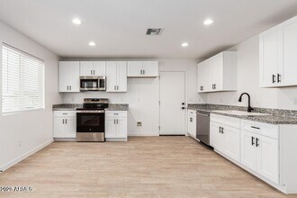 511 S 98th Way in Mesa, AZ - Building Photo - Building Photo