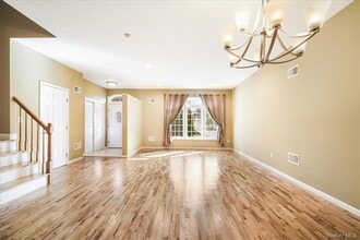 58 Alexander Ct in Nanuet, NY - Building Photo - Building Photo