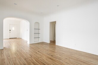 740 S Stanley Ave in Los Angeles, CA - Building Photo - Building Photo