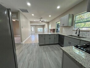 1218 13th Ave S in St. Petersburg, FL - Building Photo - Building Photo