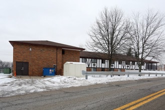 Witmer Arms in Massillon, OH - Foto de edificio - Building Photo