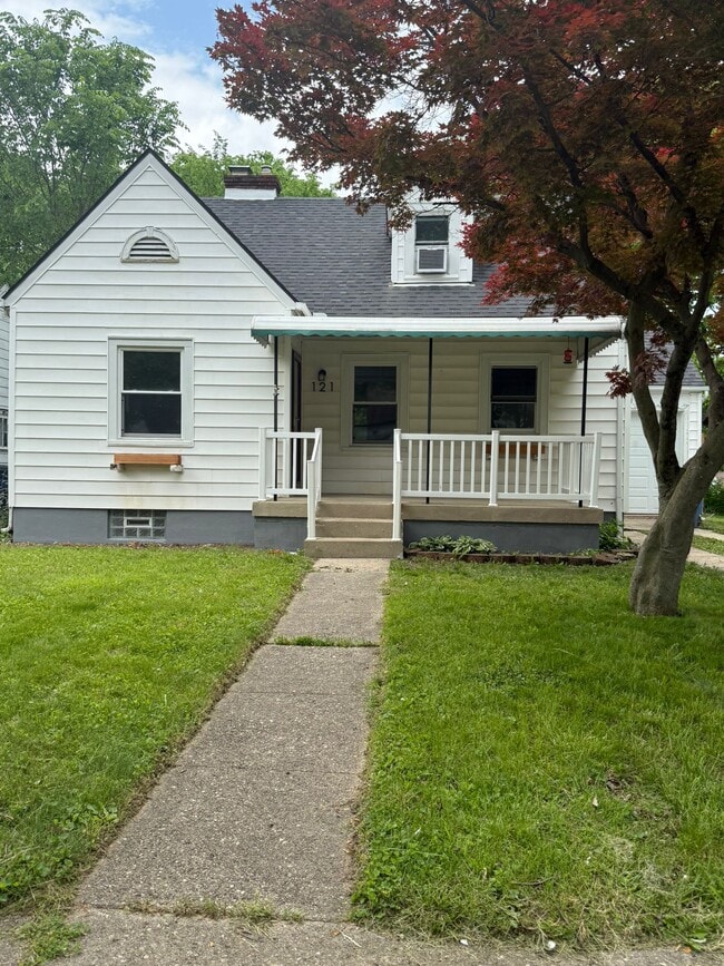property at 121 S Delmar Ave