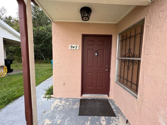 942 Loquat Tree Rd in Orlando, FL - Building Photo - Building Photo