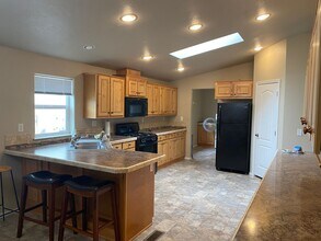 1767 Old Town Loop Rd in Oakland, OR - Building Photo - Building Photo