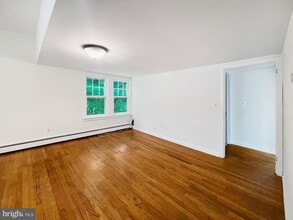 62 NJ-31 in Pennington, NJ - Building Photo - Building Photo