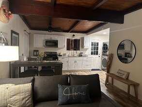 434 Riverdale Dr, Unit A in Glendale, CA - Foto de edificio - Building Photo