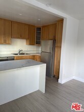 1963 17th St in Santa Monica, CA - Building Photo - Building Photo