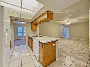 2212 Cornell Dr in Riverview, FL - Foto de edificio - Building Photo