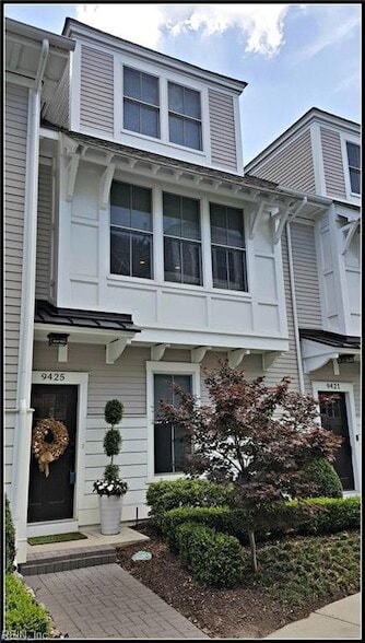 property at 9425 27th Bay St