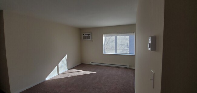 1252 Edward Ln, Unit 1256 Edwards Lane in Zanesville, OH - Foto de edificio - Building Photo