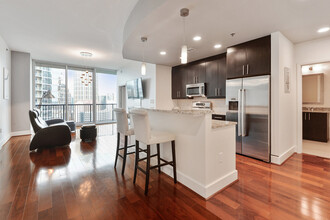 1080 Peachtree St NE, Unit 14151UNfurnished in Atlanta, GA - Foto de edificio - Building Photo