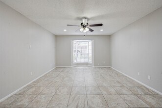 7900 Westheimer Rd, Unit 241 in Houston, TX - Building Photo - Building Photo