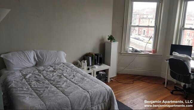 1350 Commonwealth Ave, Unit 20 in Boston, MA - Building Photo - Building Photo