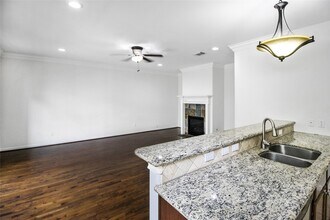 5811 Washington Ave in Houston, TX - Building Photo - Building Photo