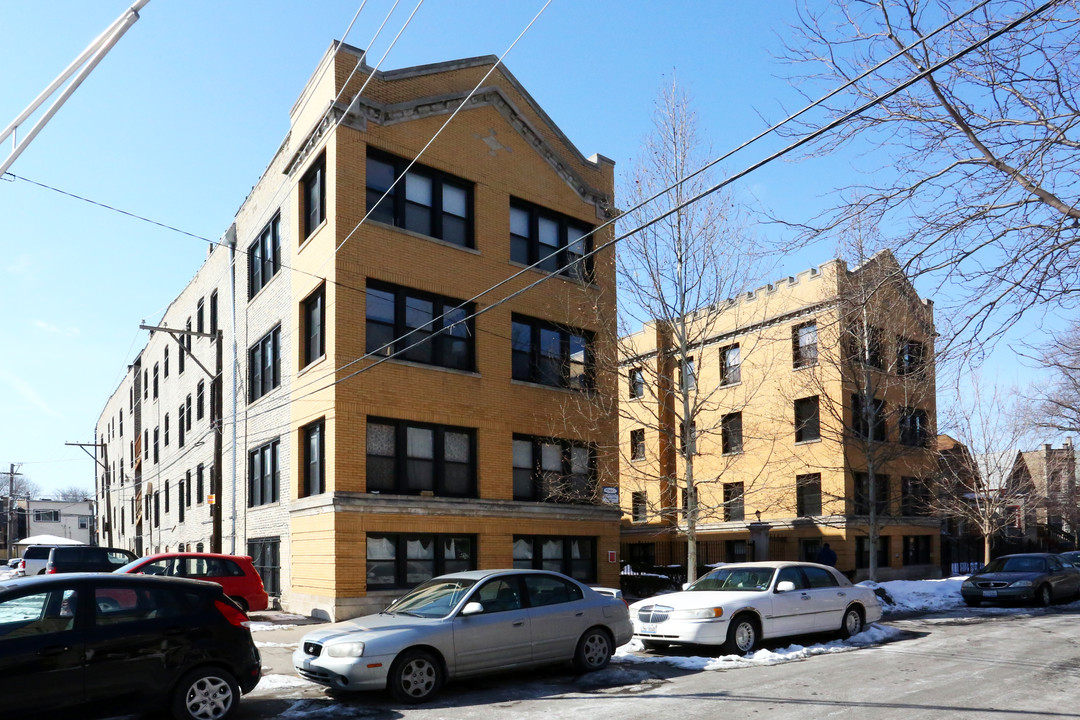 2418-2428 N Sawyer Ave in Chicago, IL - Building Photo