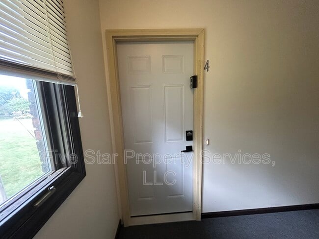 property at 1222 W Monroe St