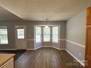 3025 Longspur Dr in Matthews, NC - Foto de edificio - Building Photo