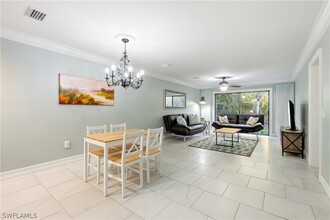 5312 Treetops Dr-Unit -H-102 in Naples, FL - Building Photo - Building Photo