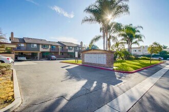 205 Westlake Dr in San Marcos, CA - Building Photo - Building Photo