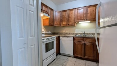 2380 Discovery Dr in Schaumburg, IL - Building Photo - Building Photo