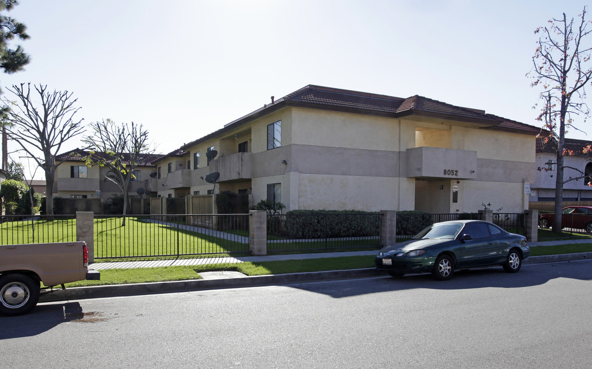 8052-8062 E 7th St in Buena Park, CA - Building Photo