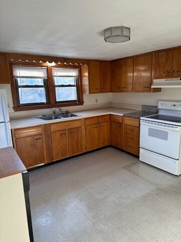 37 Johnson Pl in Auburndale, MA - Foto de edificio