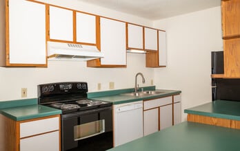 Murdock Apartments in Tomah, WI - Foto de edificio - Building Photo