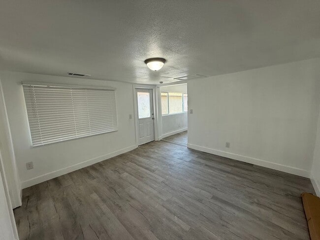 8692 S Englehart Ave in Reedley, CA - Building Photo - Building Photo