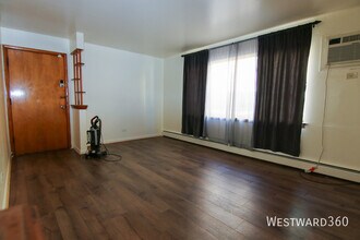 8745 S Cottage Grove Ave in Chicago, IL - Building Photo - Building Photo