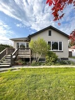 45930 Berkeley Ave in Chilliwack, BC - Building Photo