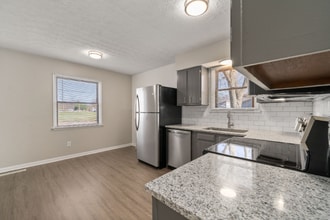 110 North St in Gahanna, OH - Building Photo - Building Photo