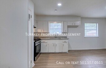 6 Parkridge Dr in Sherwood, AR - Building Photo - Building Photo