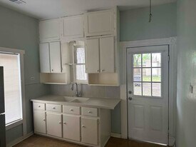 138 Morrill Ave in San Antonio, TX - Building Photo
