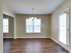 101 Sedge Meadow Dr in Winston-Salem, NC - Foto de edificio - Building Photo