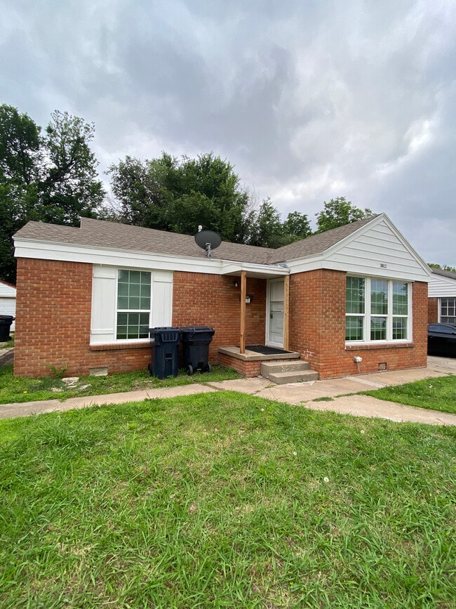 3812 NW 16th St in Oklahoma City, OK - Building Photo - Building Photo