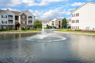 Green Mount Lakes in O'Fallon, IL - Building Photo - Building Photo