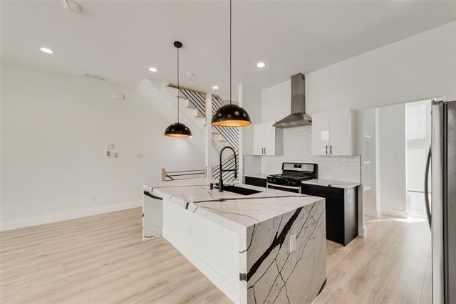 property at 2038 N Prairie Ave