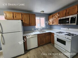 436 Brierly Ln in West Mifflin, PA - Building Photo