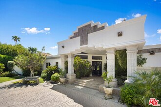 64555 Vía Amente in Palm Springs, CA - Building Photo - Building Photo