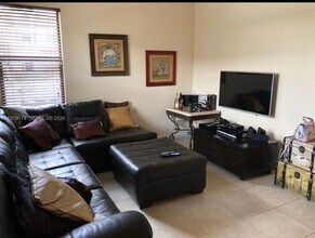 3203 SE 6th St in Homestead, FL - Building Photo - Building Photo