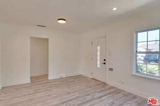 8037 Campion Dr in Los Angeles, CA - Building Photo - Building Photo