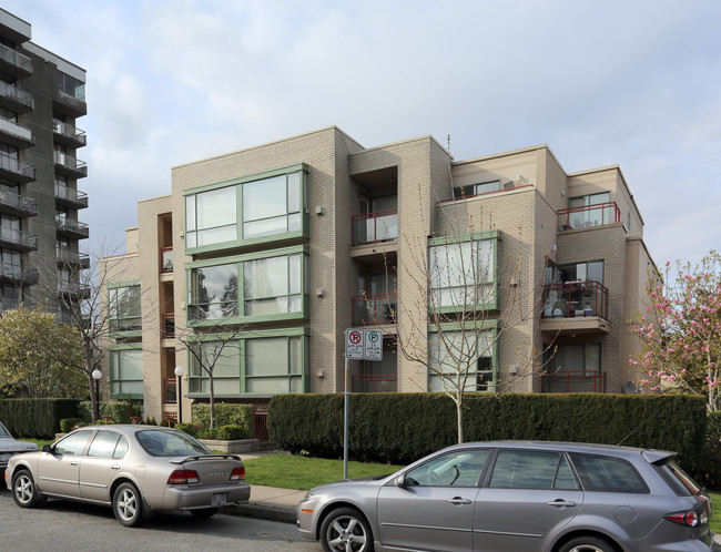 1239 W 14th Ave in Vancouver, BC - Building Photo - Building Photo