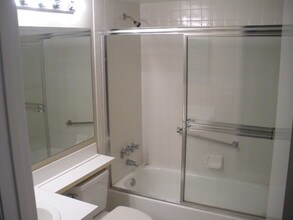 208 Foxtail Dr, Unit E1 in Greenacres, FL - Foto de edificio - Building Photo