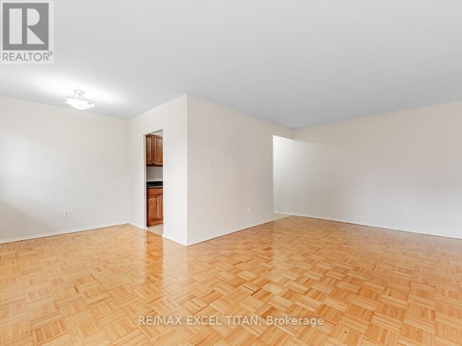 1524 Lawrence Ave W in Toronto, ON - Building Photo - Building Photo