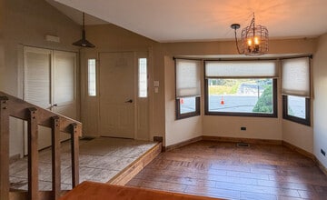 15528 Whitehall Ln in Orland Park, IL - Building Photo - Building Photo